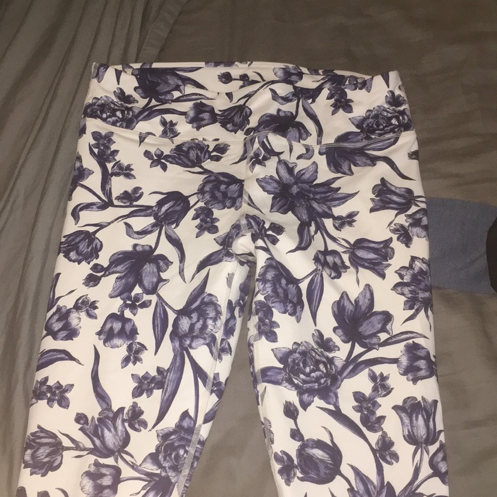 Fabletics flower leggings